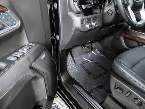 Used 2024 GMC Sierra 1500 SLT w/ SLT Premium Plus Package image 8