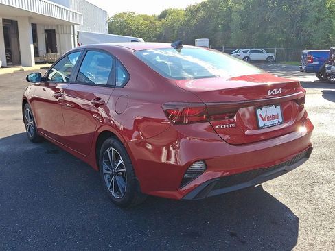 Used 2022 Kia Forte LXS image 4