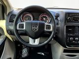 Used 2017 Dodge Grand Caravan SE w/ UConnect Hands-Free Group image 5