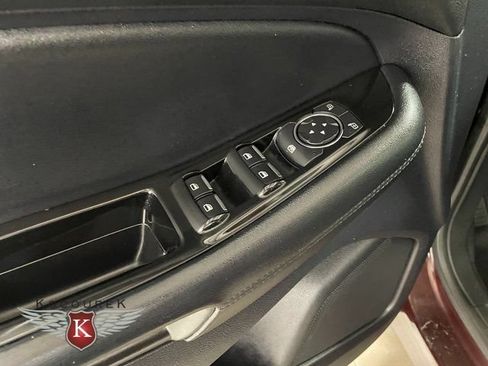 Used 2017 Ford Edge SEL w/ Equipment Group 201A AWD/4WD image 21