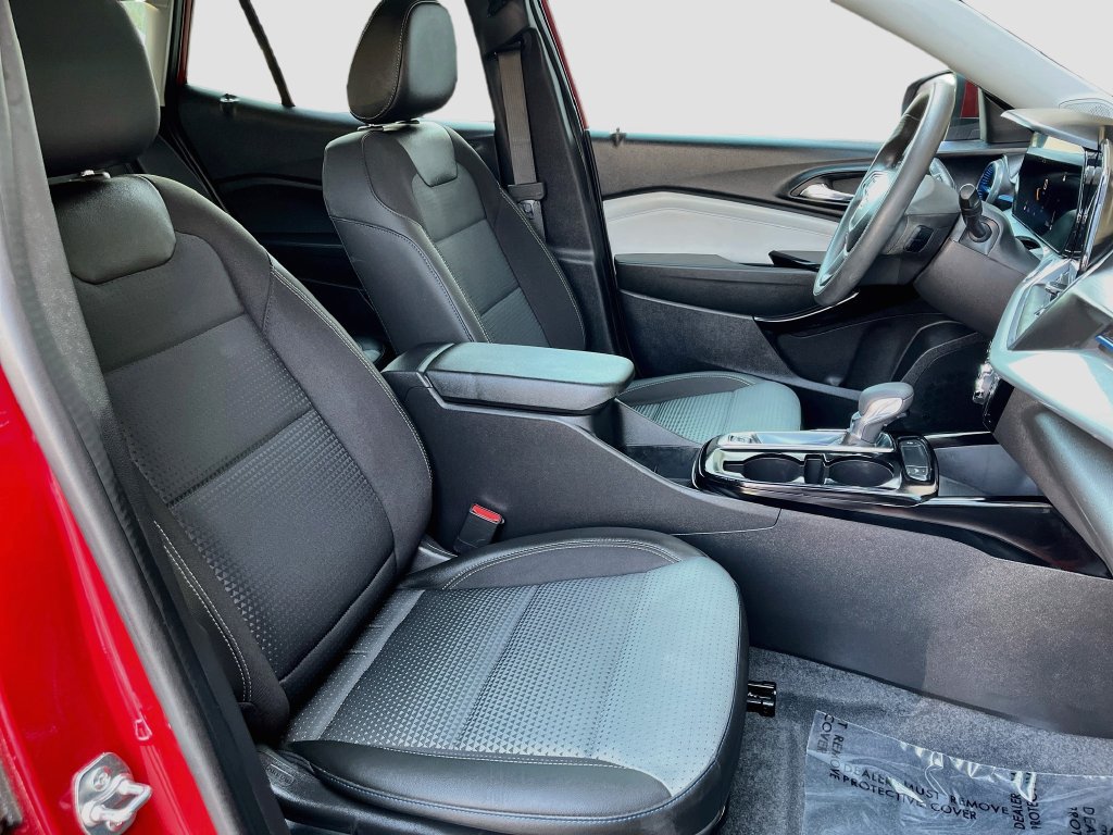 Used 2026 Chevrolet Trax LT FWD image 25