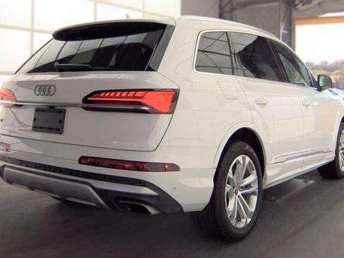 Used 2025 Audi Q7 3.0T Premium Plus AWD/4WD image 3