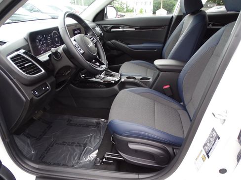 Used 2024 Kia Seltos S image 9