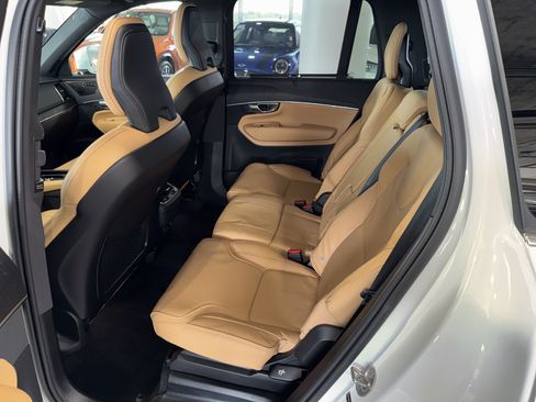 Used 2024 Volvo XC90 B6 Ultimate w/ Protection Package Premier AWD/4WD image 15