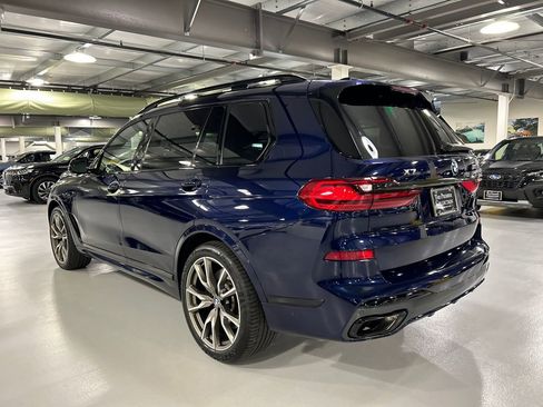 Used 2022 BMW X7 M50i AWD/4WD image 4