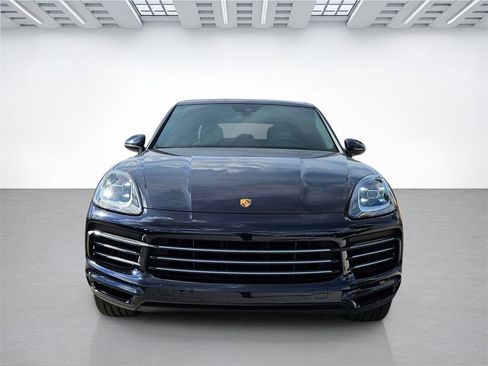 Used 2022 Porsche Cayenne image 3