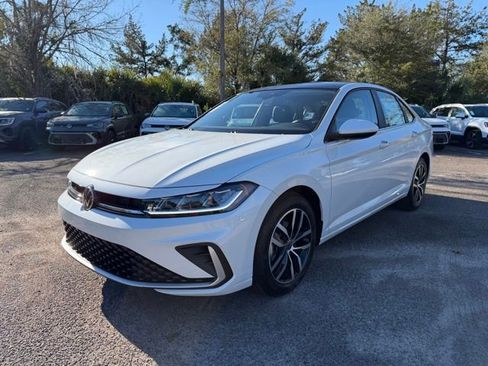New 2026 Volkswagen Jetta SE FWD image 3