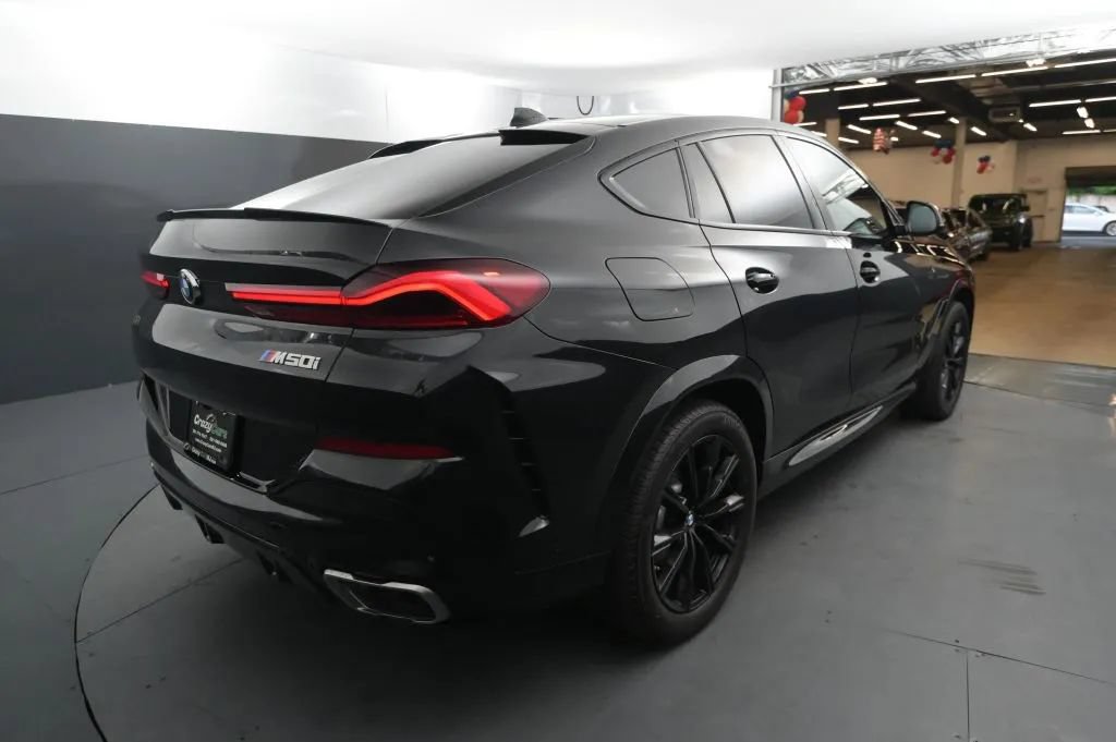 Used 2021 BMW X6 M50i AWD/4WD image 5