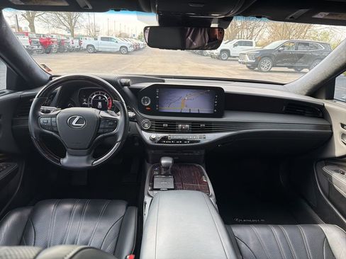 Used 2022 Lexus LS 500 w/ Interior Upgrade Package image 5
