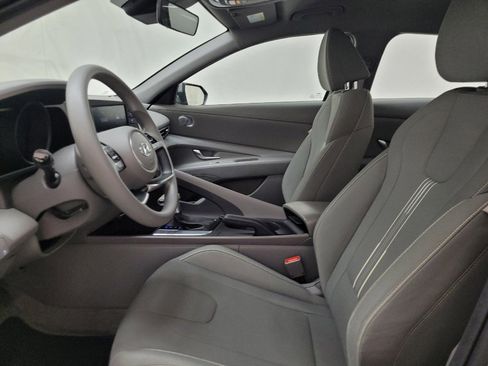 Used 2023 Hyundai Elantra SEL w/ Cargo Package image 17