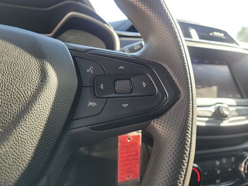 Used 2021 Chevrolet TrailBlazer LS FWD image 24