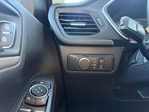 Used 2022 Ford Escape SE image 22