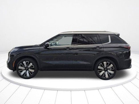 Used 2025 Mitsubishi Outlander AWD image 6