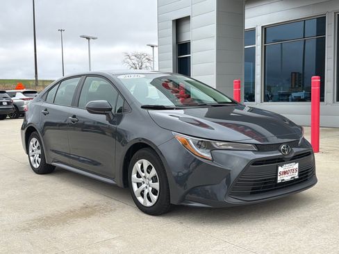 Used 2026 Toyota Corolla LE image 2