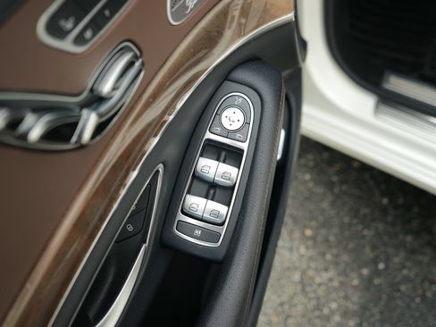 Used 2015 Mercedes-Benz S 550 4MATIC Sedan image 11