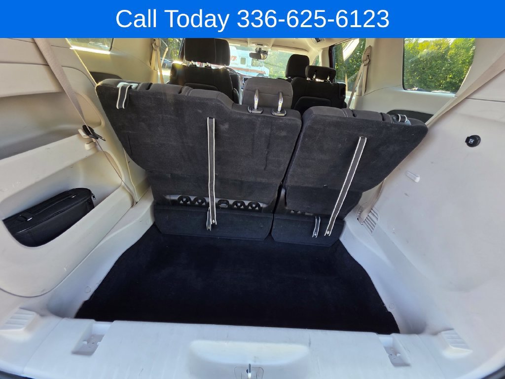 Used 2023 Chrysler Voyager LX FWD image 31