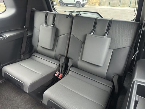 Used 2024 Lexus GX 550 image 37