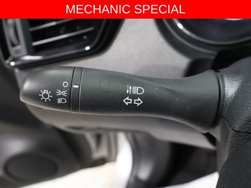 Used 2019 Nissan Rogue Sport S image 29