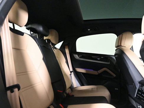 Used 2026 Porsche Cayenne E-Hybrid Coupe image 19