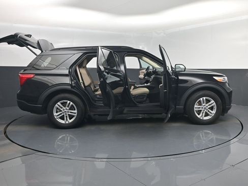 Used 2022 Ford Explorer XLT image 51