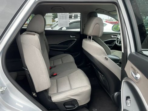 Used 2017 Hyundai Santa Fe SE AWD/4WD image 15