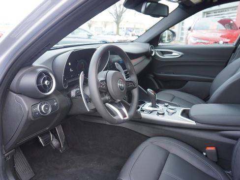 New 2025 Alfa Romeo Giulia AWD w/ Driving Assist Package image 15