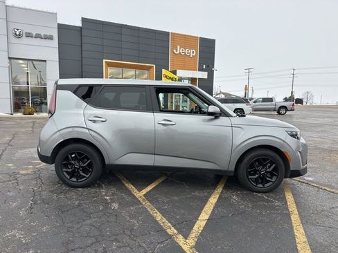 Used 2024 Kia Soul LX w/ Option Group 015 image 3