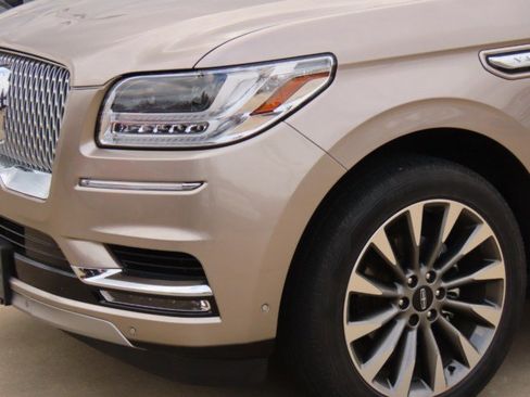 Used 2020 Lincoln Navigator Reserve w/ Equipment Group 201A Reserve image 2