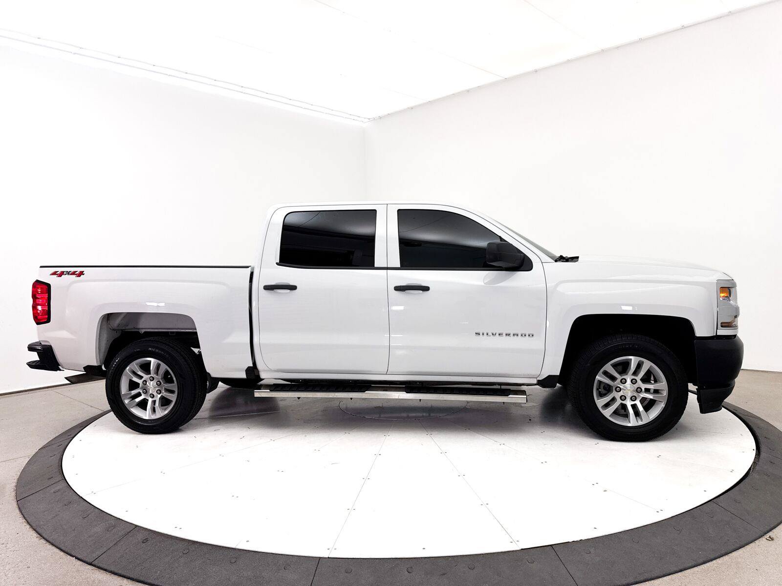Used 2018 Chevrolet Silverado 1500 W/T w/ WT Fleet Convenience Package AWD/4WD image 27
