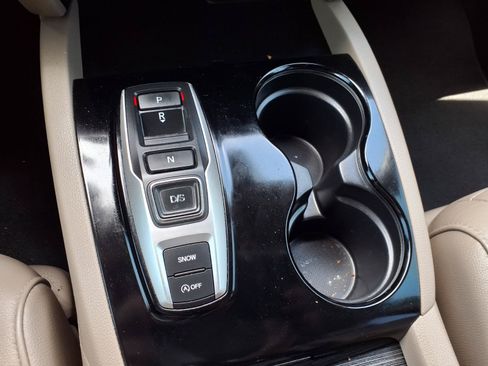 Used 2018 Honda Pilot Touring image 29