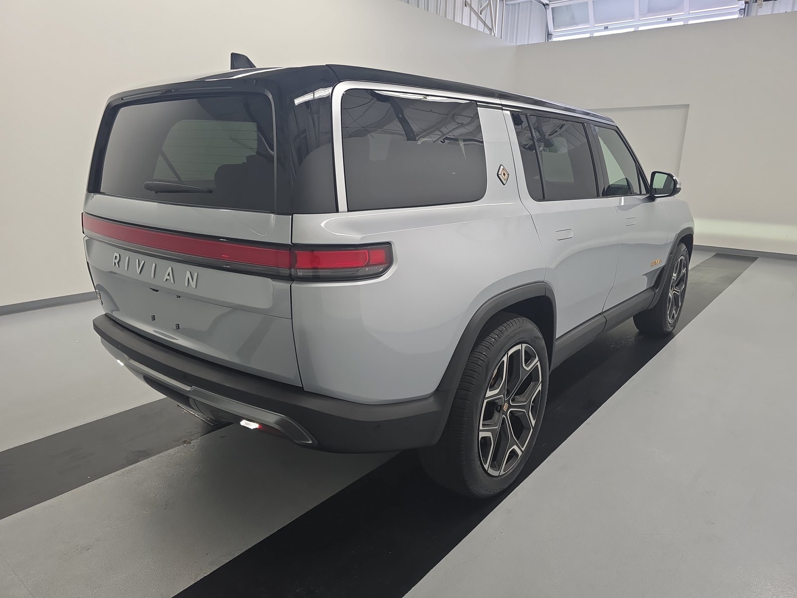 Used 2023 Rivian R1S Adventure Quad AWD/4WD image 5