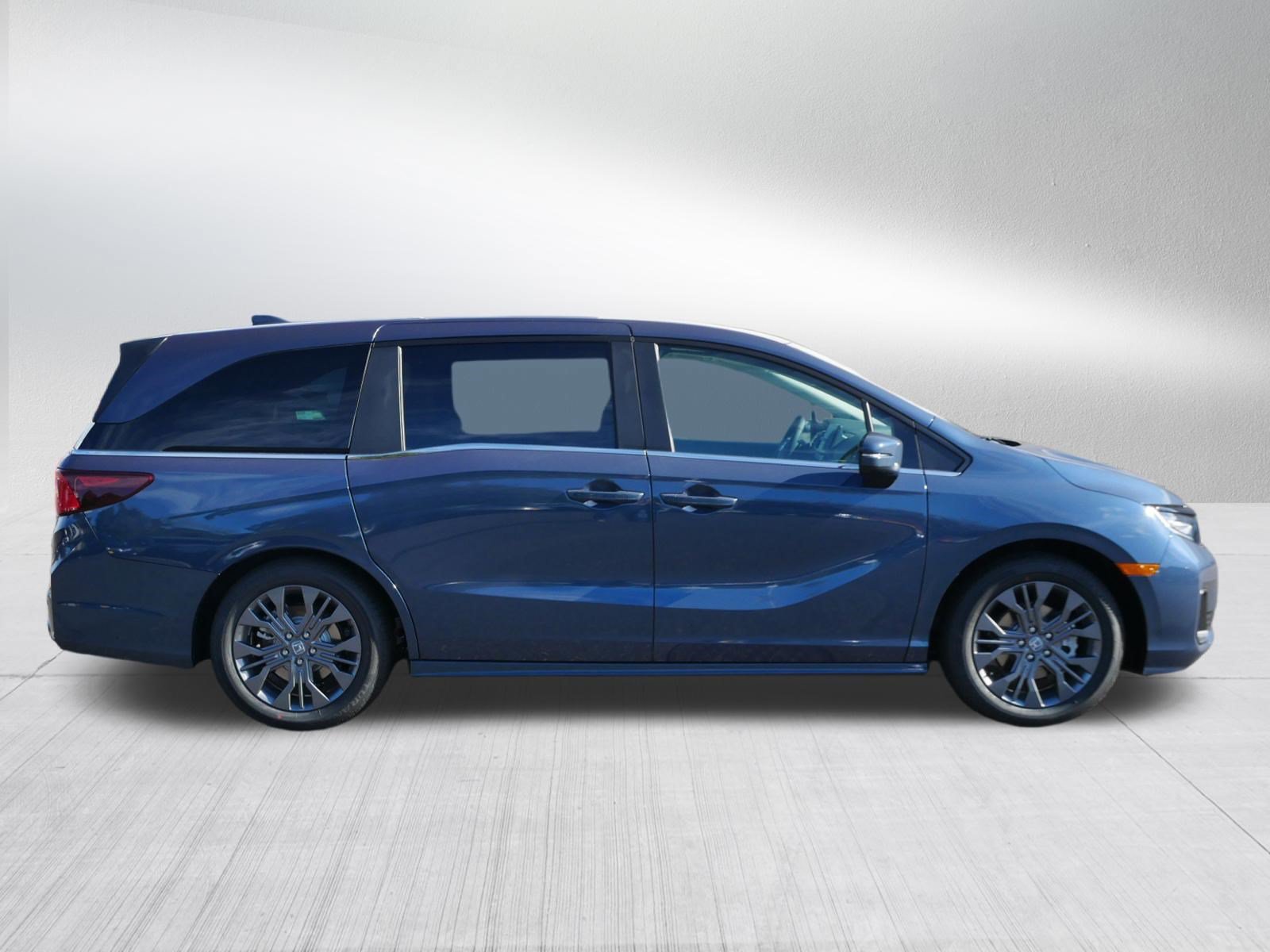 New 2027 Honda Odyssey Touring image 8