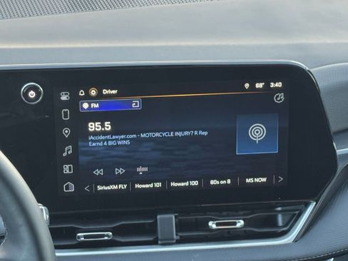 Used 2025 Chevrolet Equinox LT image 18