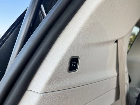 Used 2024 Chrysler Voyager LX FWD image 19