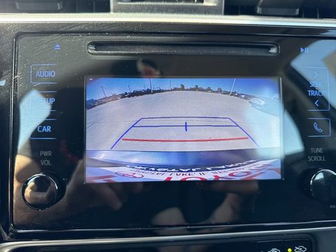 Used 2017 Toyota Corolla LE w/ Carpet Mat Package (TMS) FWD image 11