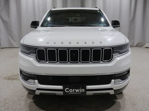 Certified 2023 Jeep Wagoneer Series III w/ Premium Group I AWD/4WD image 7