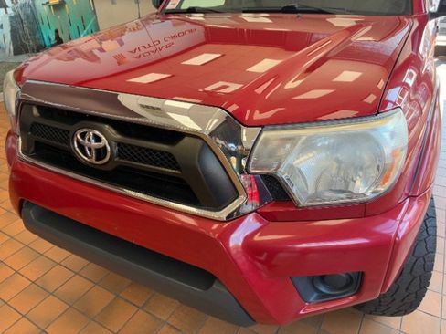Used 2012 Toyota Tacoma 4x4 Access Cab w/ SR5 Pkg image 9