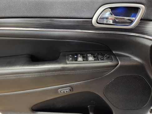 Used 2019 Jeep Grand Cherokee Limited image 42