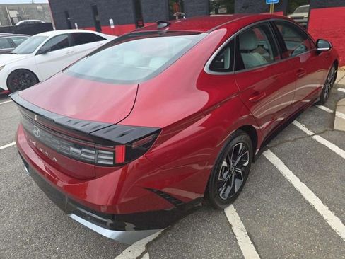 Used 2025 Hyundai Sonata SEL FWD image 3
