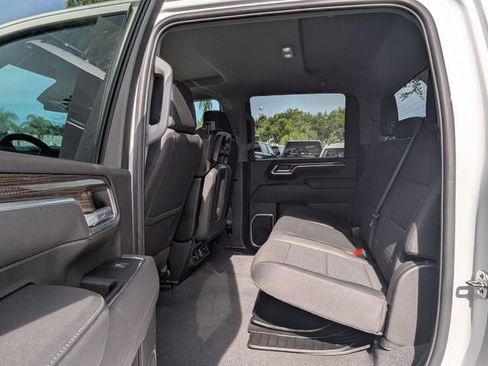 Used 2025 Chevrolet Silverado 2500 LT w/ Convenience Package AWD/4WD image 21