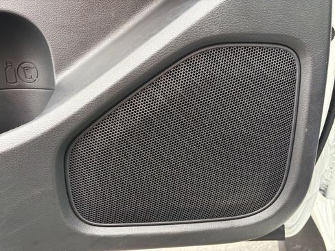 Used 2025 Nissan Frontier SV RWD image 21