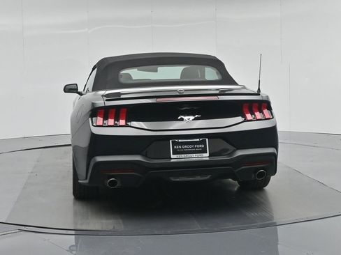 Used 2025 Ford Mustang Premium image 31