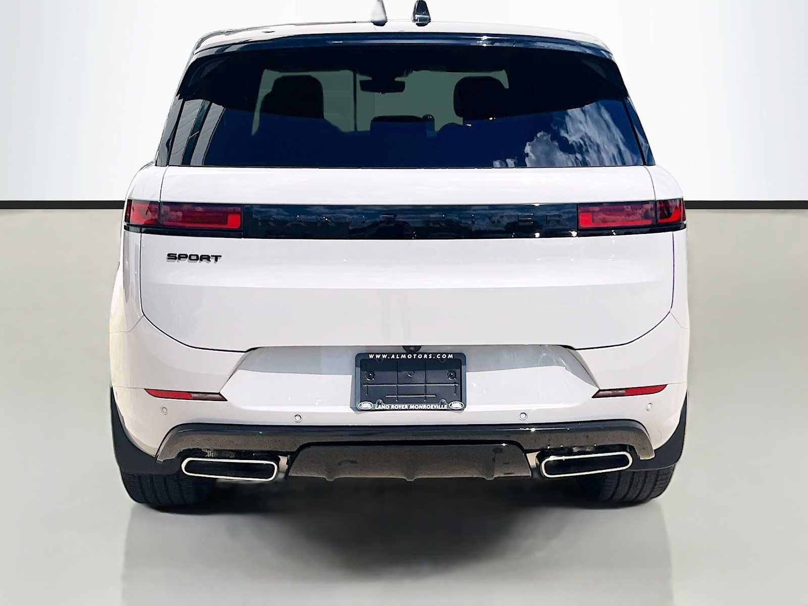 New 2026 Land Rover Range Rover Sport Dynamic SE AWD/4WD image 4