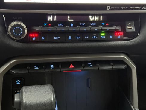 Used 2022 Toyota Tundra Limited image 19