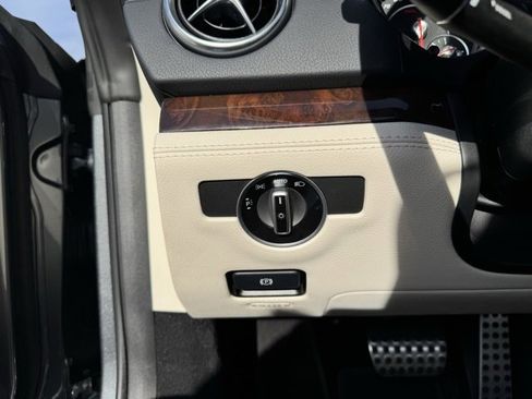 Used 2017 Mercedes-Benz SL 550 image 24