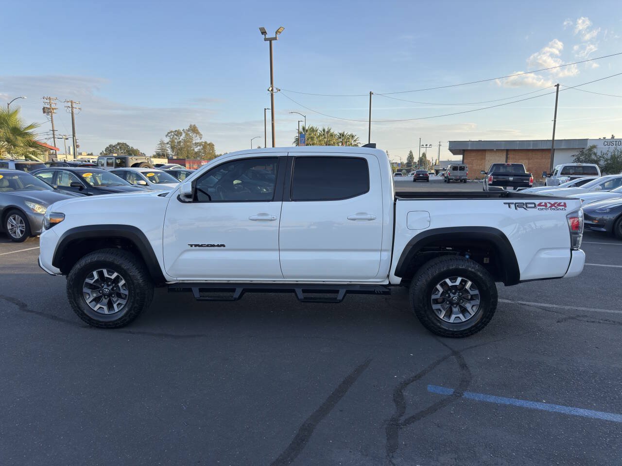 Used 2021 Toyota Tacoma TRD Off-Road w/ TRD Premium Off Road Package AWD/4WD image 6