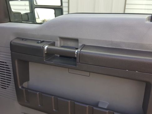 Used 2015 Ford F250 XL w/ Power Equipment Group image 21