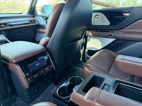 Used 2025 Lincoln Aviator Reserve w/ Equipment Group 201A image 20
