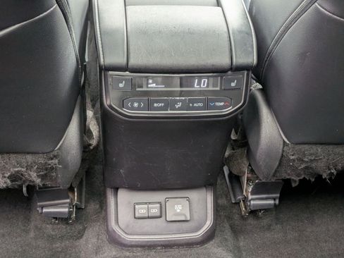 Used 2023 Toyota Highlander Platinum image 27