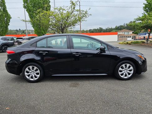 Used 2024 Toyota Corolla LE FWD image 4